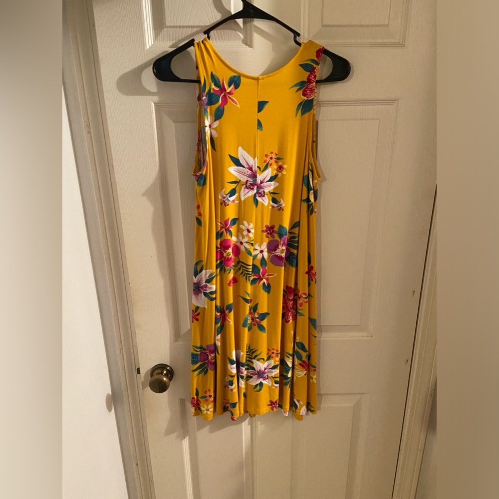 Dress - Picture 2 of 3
